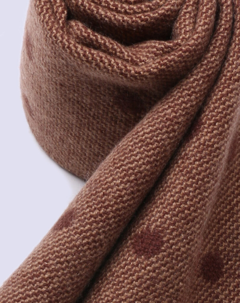Brown cashmere scarf with pattern