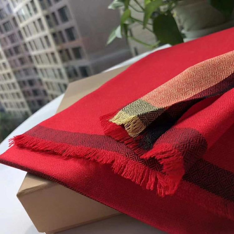 Burberry cashmere scarf